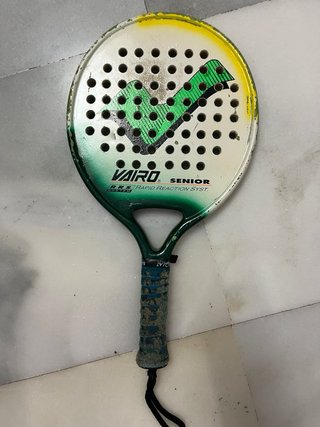 Funda y 4 palas de pádel Vairo y Dunlop