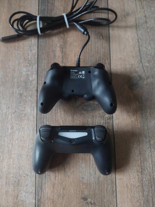 PS4 Fat 500GB Bundle + 3 Giochi + 2 Pad