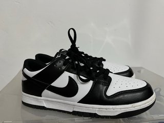 Se vende Nike Dunk Low Panda