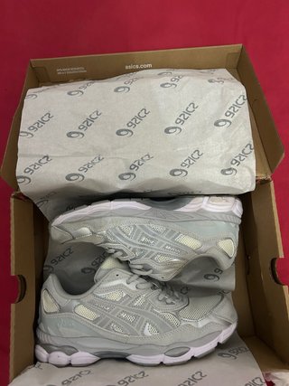 Asics GEL NTC grises y blancas