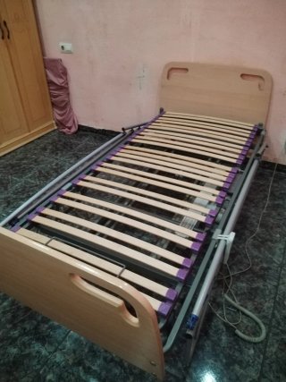 Cama articulada geriátrica