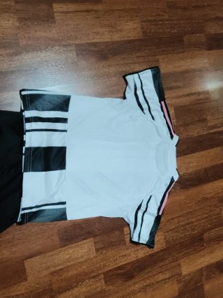 Camiseta y pantalón Juventus Talla XS/24