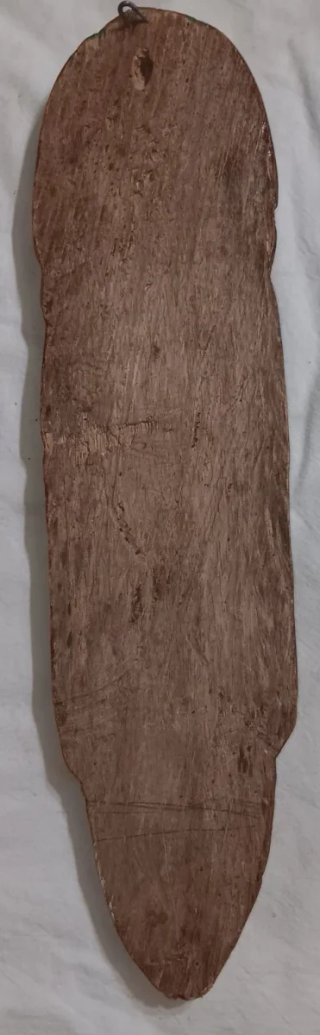 Máscara de madera antigua tallada