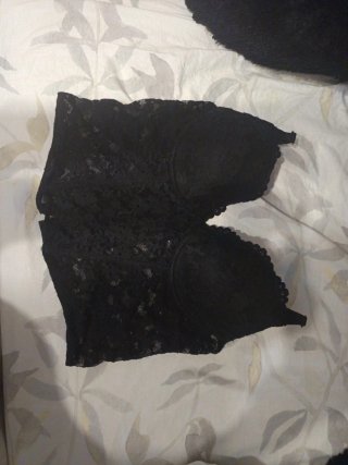 Top encaje negro