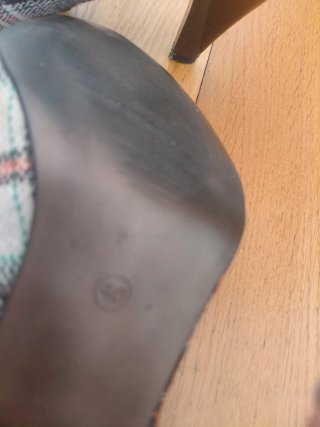 Zapatos de tacón de cuadros
