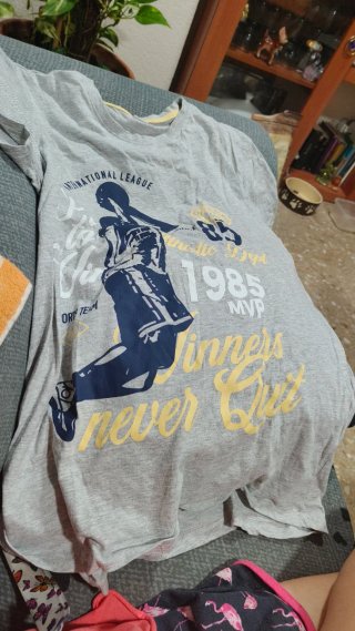 Vaqueros, camisetas cortas