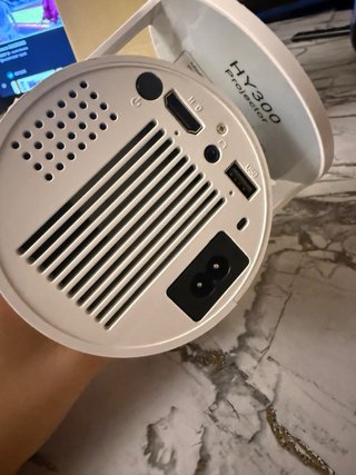 Mini proyector HY300