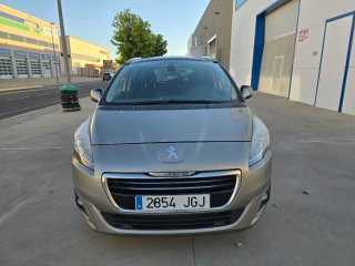 Peugeot 5008 2015