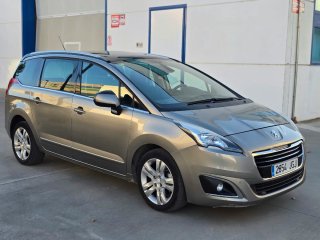Peugeot 5008 2015