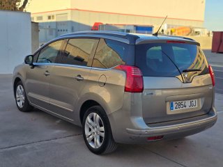 Peugeot 5008 2015