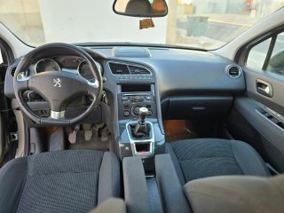 Peugeot 5008 2015