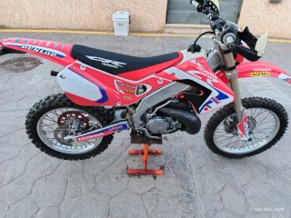 Honda CRE 250 Enduro/Motocross Roja y Blanca