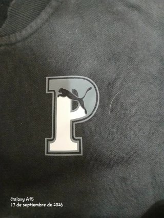 Chaqueta deportiva con logo Puma.