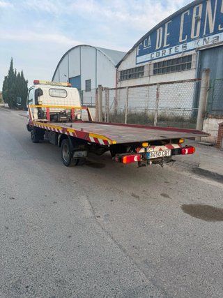 3500 kg Grua Portacoches Nissan Cabstar