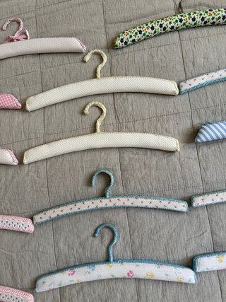 Perchas infantiles de tela (Set de 12)
