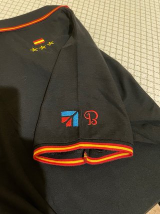 2 Polos marca Roly del Valencia