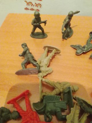 Muñecos militares de plástico