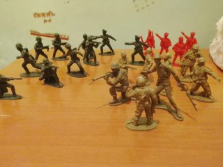Muñecos militares de plástico