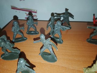Muñecos militares de plástico