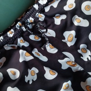 Pantalón estampado huevos fritos talla L