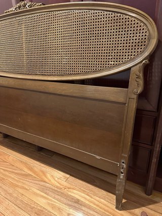 Cabecero de madera y ratán ovalado