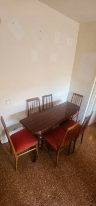 Mesa de comedor y 6 sillas