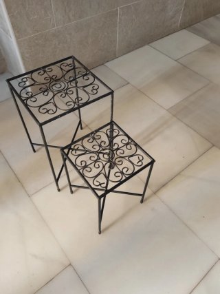Estantería metálica decorativa para plantas