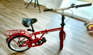Bicicleta plegable Yogoice roja.