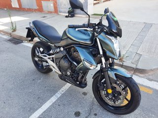 Kawasaki ER-6n Moto