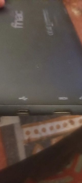 Tablet 7 Negra fnac con HDMI, le falta cargador.