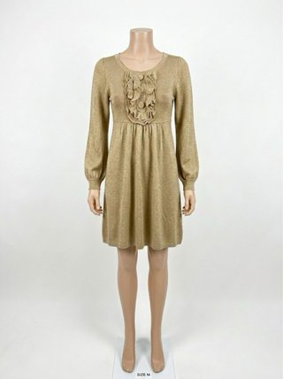 Vestido dorado brillante con volantes
