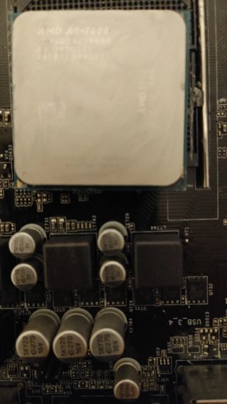 Placa Base ASRock FM2A68M-HD+ y CPU AMD A8