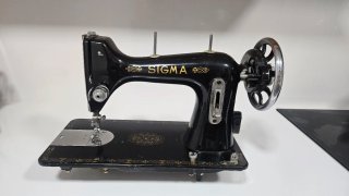Máquina de coser antigua SIGMA