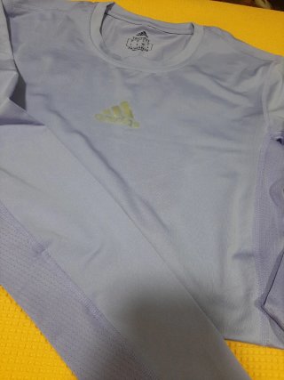 Camiseta MORADA térmica Adidas Techfit M