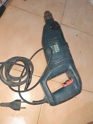 Taladro percutor Black & Decker 705W