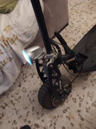 Monopattino elettrico nero