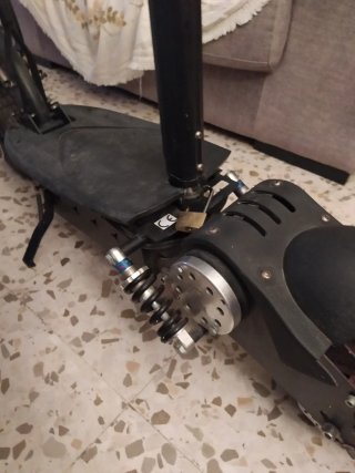 Monopattino elettrico nero