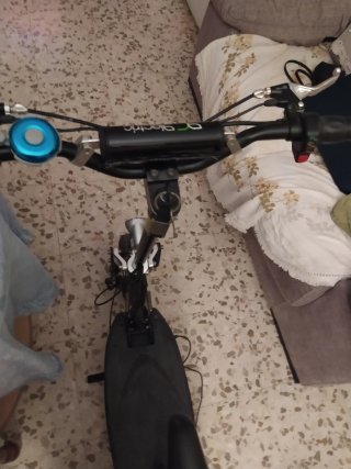 Monopattino elettrico nero