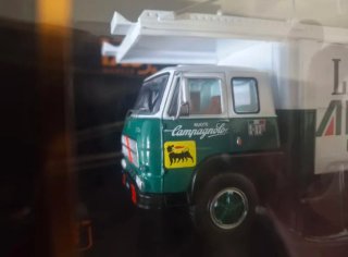 Camión Portacoches Fiat 673 Racing a 1/43 de IXO