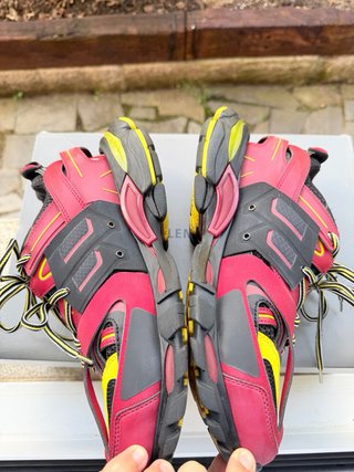 Balenciaga Triple S Bordeaux