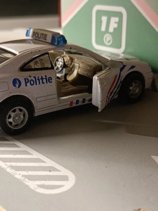 Mercedes CLK320 escala 1/43