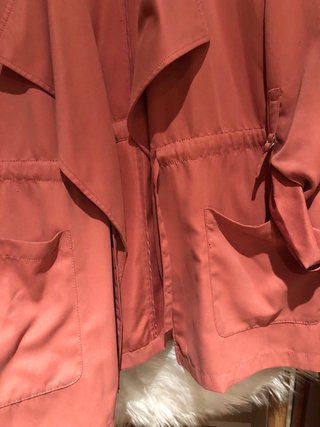 Gabardina Stradivarius Rosa Talla M