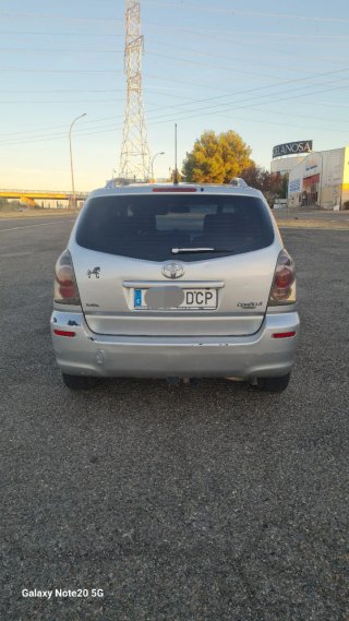 Toyota corolla verso 2004