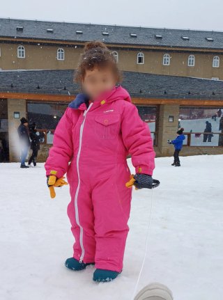 Mono de nieve rosa 3 años