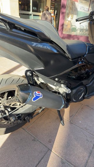 Yamaha TMAX Tech MAX 2023 - 24km - Esc terminoni