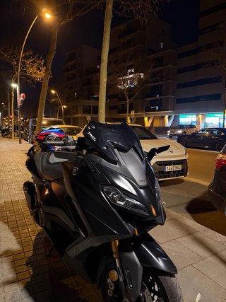 Yamaha TMAX Tech MAX 2023 - 24km - Esc terminoni