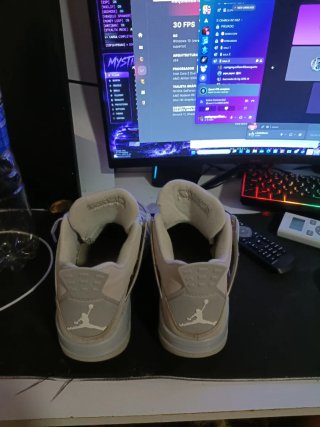 Jordan 4 Retro