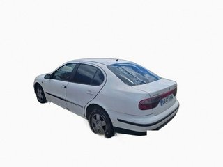 Faro delantero de Seat Toledo 1.9 TDI Seat...