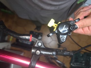 Maneta frenos Shimano MT200