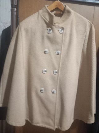 Vendesi mantellina della Lokita, color camel